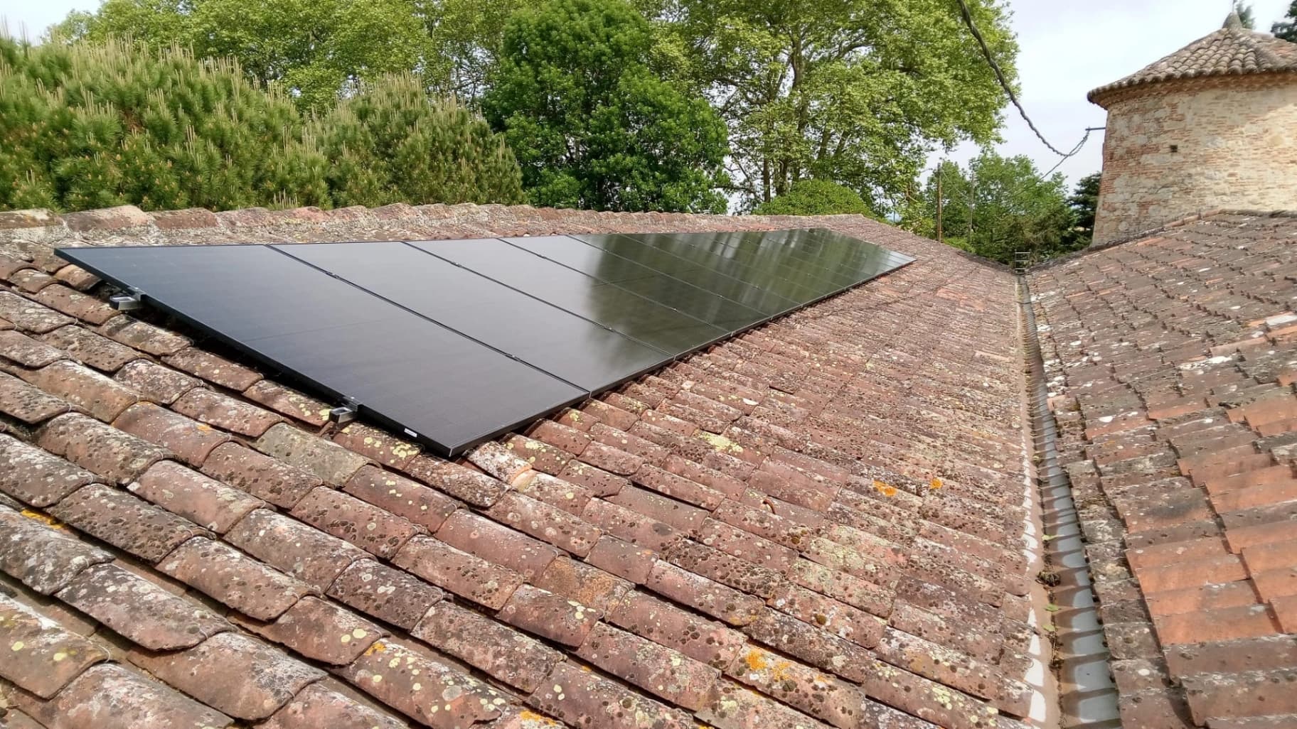 Installation photovoltaïque à Belcastel, chantier Eliance
