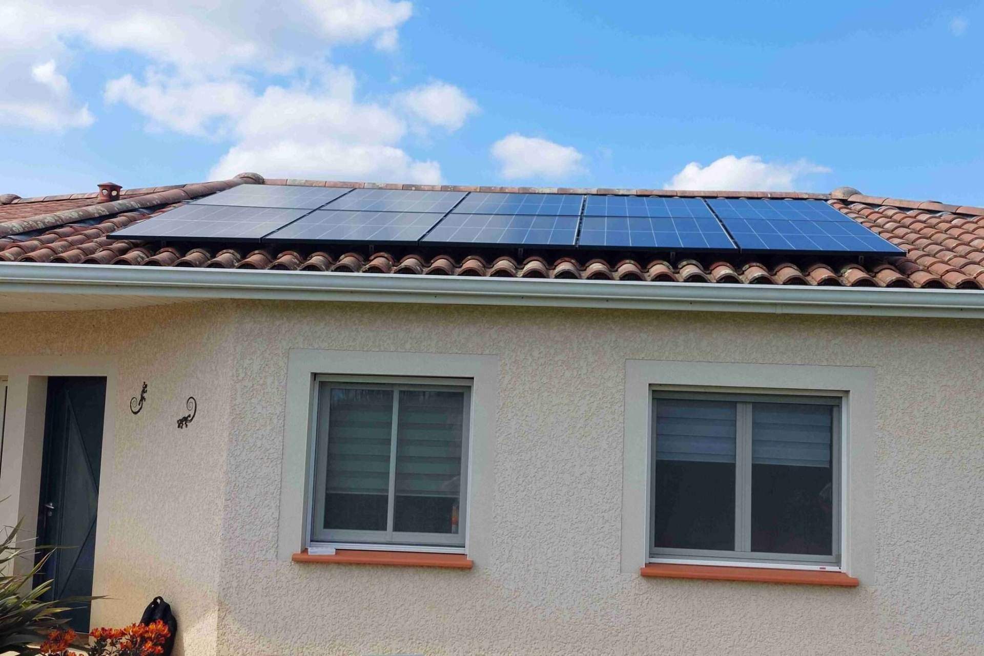 Maison 100 m² avec panneaux solaires