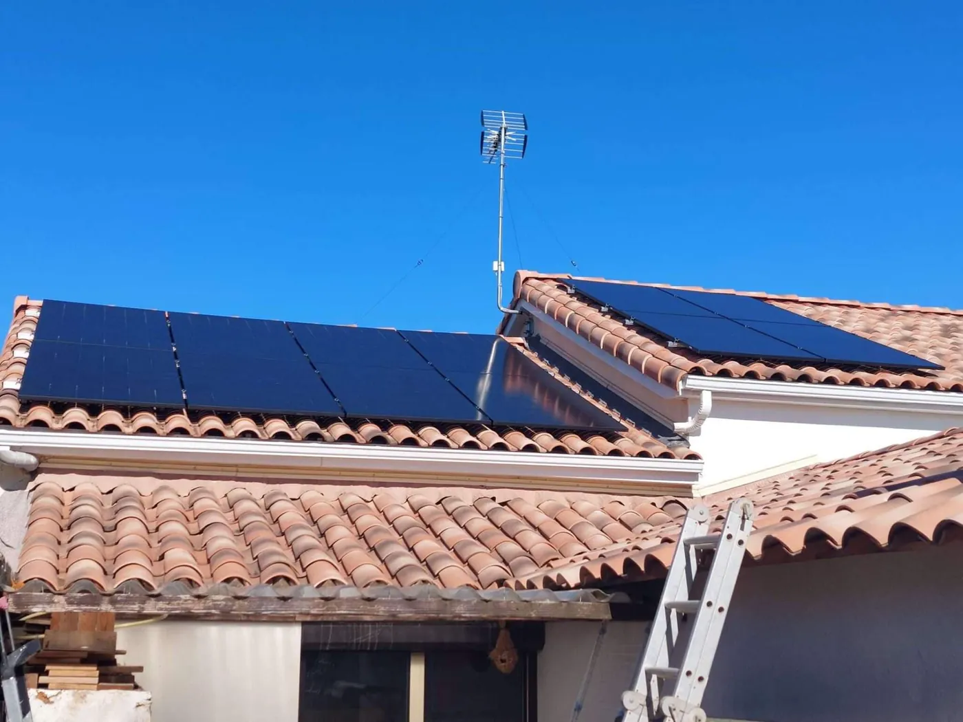 Installation photovoltaïque Eliance sur deux pans de toiture à Villemur-sur-Tarn